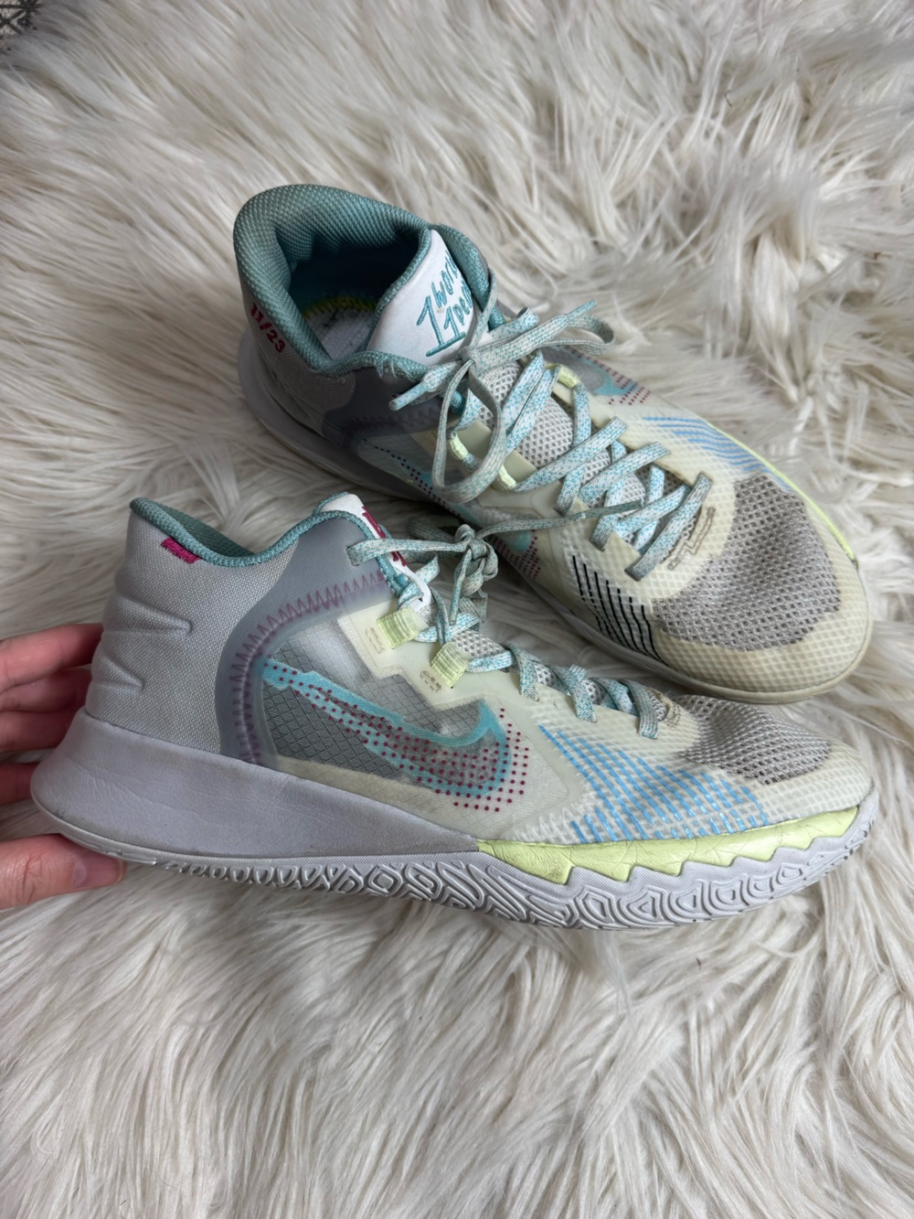 Nike Kyrie Flytrap 5 EP '1 World 1 People'